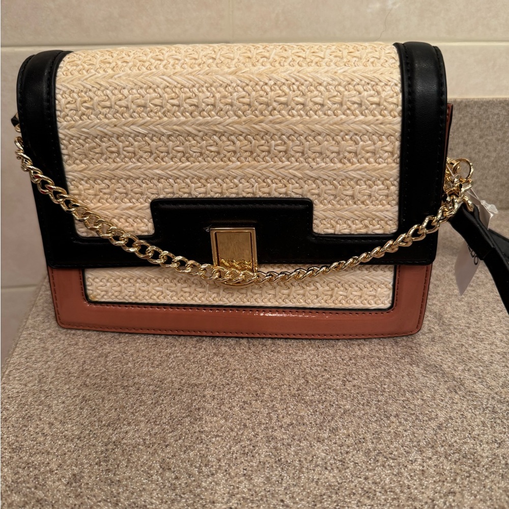 Elegant Black and Cream Women's Bag